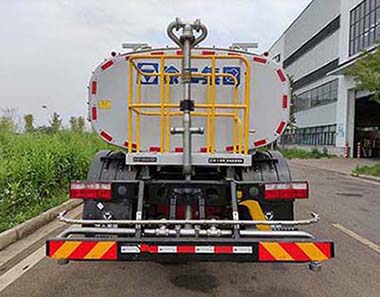 徐工牌DXA5180GQXDBEV純電動(dòng)清洗車公告圖片