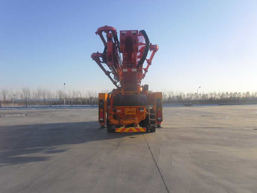 福田牌BJ5449THB-XD混凝土泵車公告圖片