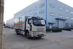 爆破器材运输车