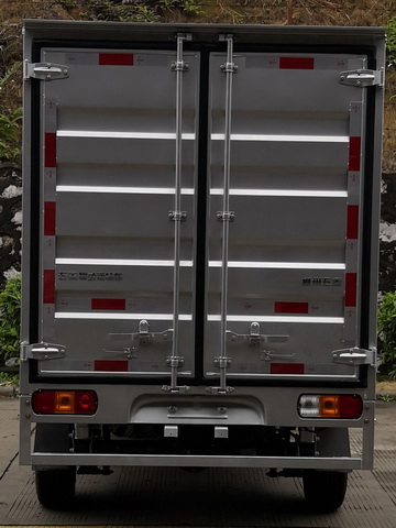 五菱牌LQG5029XXYSP6廂式運(yùn)輸車公告圖片