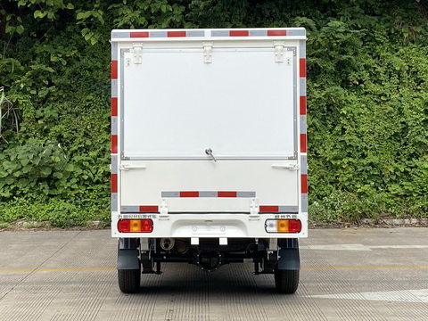 五菱牌LQG5029XYKP6翼開啟廂式車公告圖片