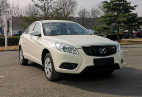 北京牌BJ7000C5EDK-BEV型纯电动轿车