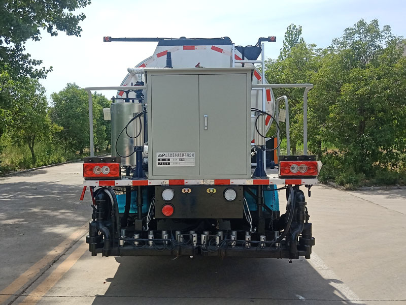 歐亞牌EA5120GLQFK瀝青灑布車公告圖片