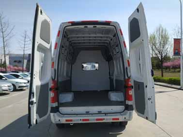 福田牌BJ5048XXY-M5厢式运输车公告图片