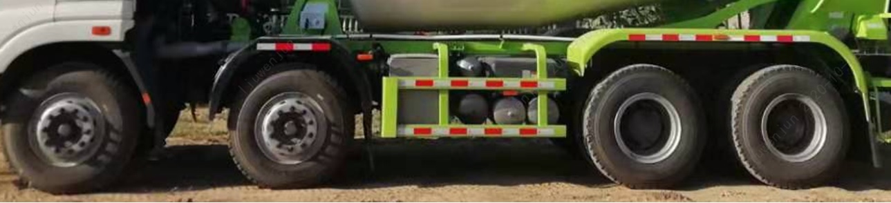 欧曼牌BJ5313GJB-AG混凝土搅拌运输车公告图片
