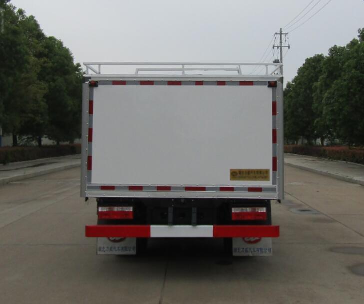 中汽力威牌HLW5040TSC6EQ鮮活水產(chǎn)品運(yùn)輸車公告圖片