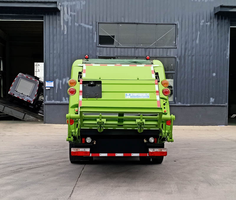 程力威牌CLW5122ZYS6壓縮式垃圾車公告圖片