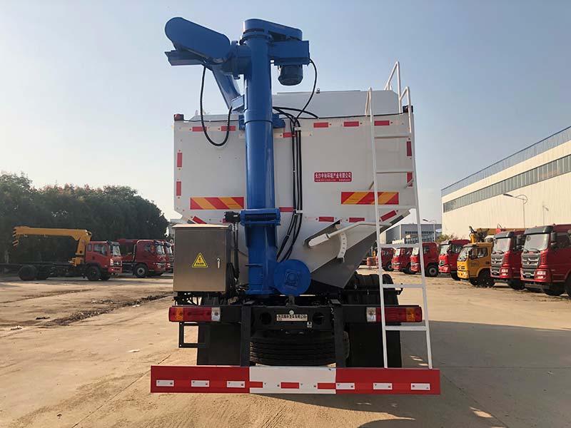 中標(biāo)牌ZBF5250ZSLLZE5散裝飼料運(yùn)輸車公告圖片