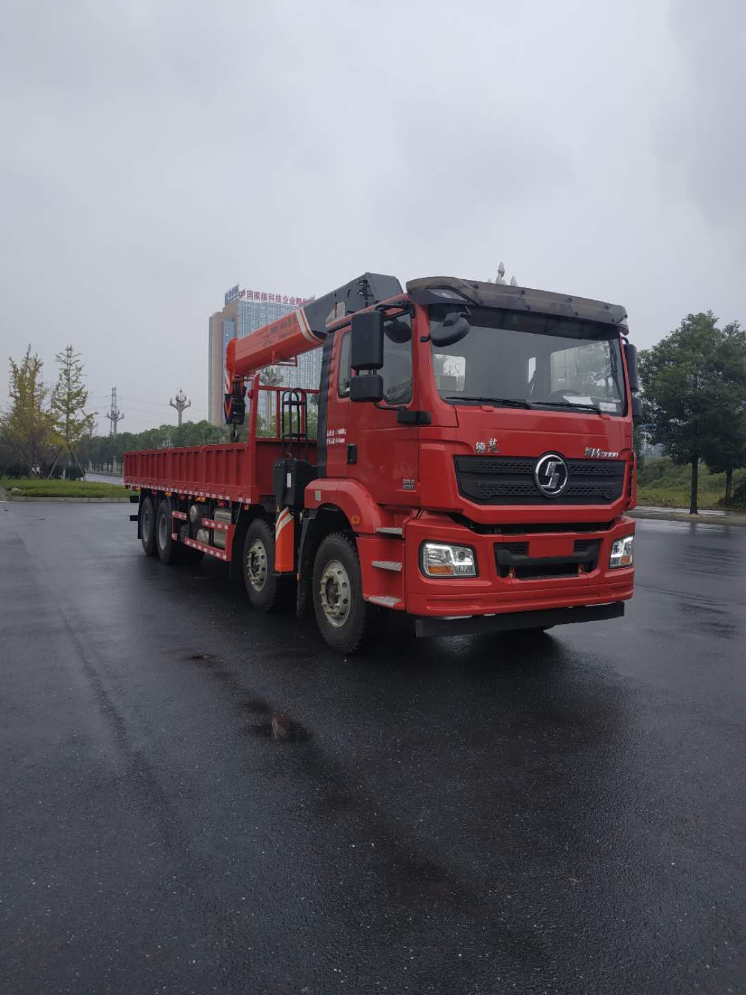 昊之天牌HTR5311JSQ隨車(chē)起重運(yùn)輸車(chē)公告圖片