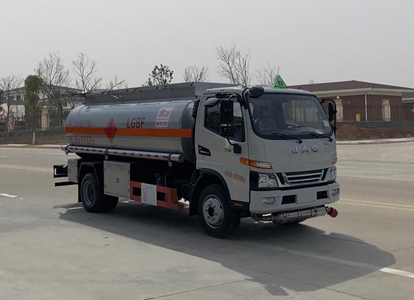 楚飛牌CLQ5120GJY6HFC加油車公告圖片