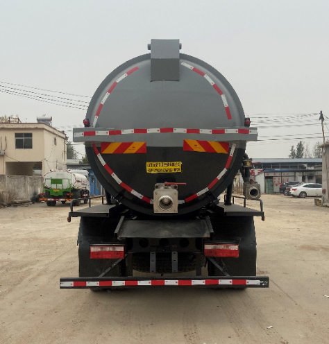祥農(nóng)達(dá)牌SGW5167GXWF吸污車公告圖片