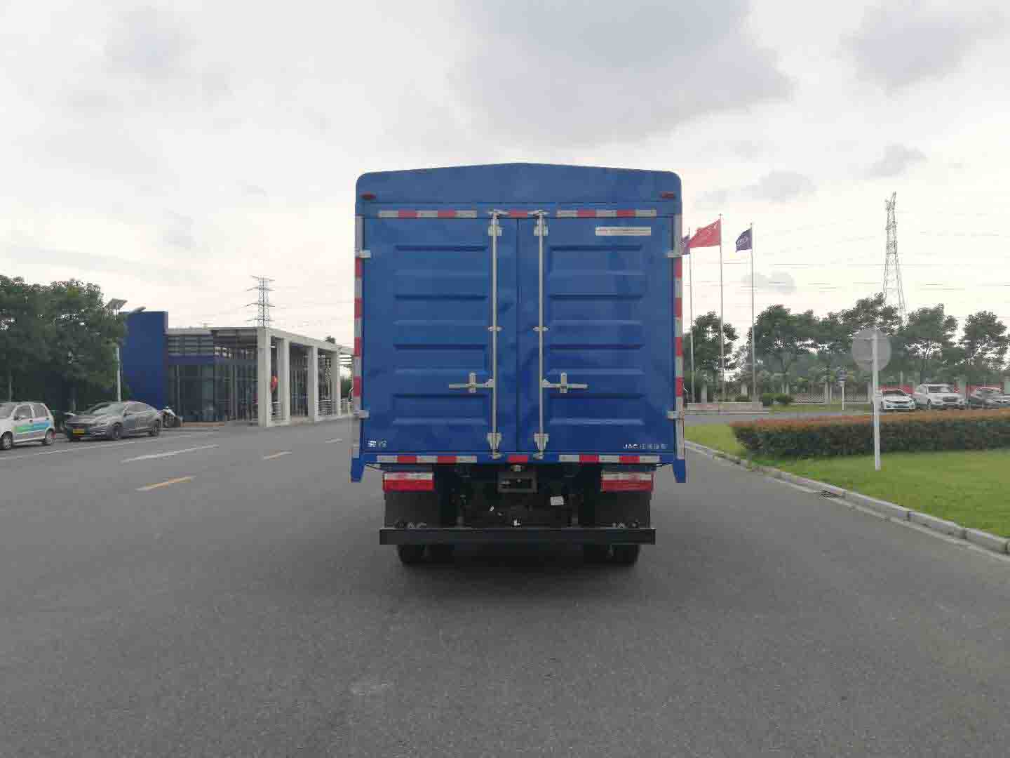 江淮牌HFC5042CCYP31K1C7S倉(cāng)柵式運(yùn)輸車公告圖片