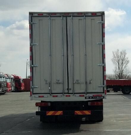 解放牌CA5180XXYP28K1L4E6廂式運輸車公告圖片