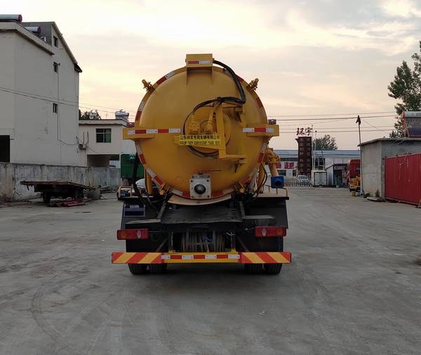 祥農(nóng)達(dá)牌SGW5181GXWF吸污車公告圖片