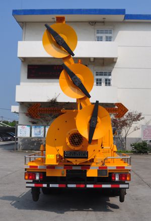 鑫意牌JZZ5061TYH6綠化綜合養(yǎng)護(hù)車公告圖片