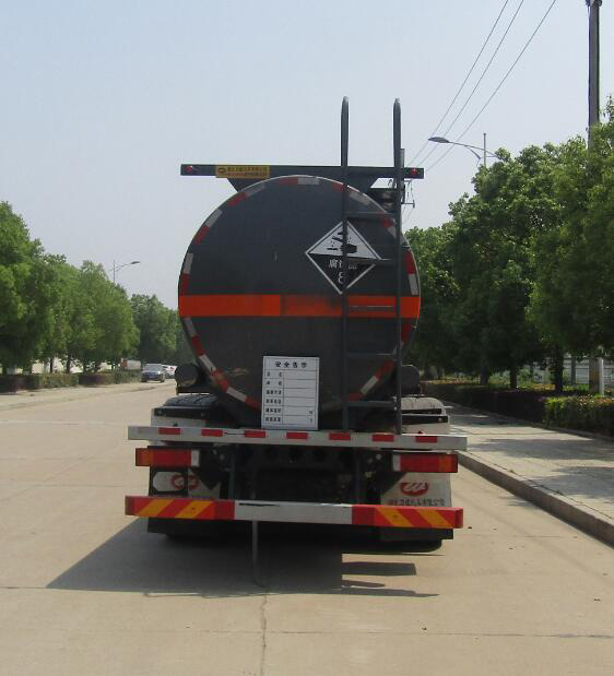 中汽力威牌HLW5320GFWD6腐蝕性物品罐式運輸車公告圖片