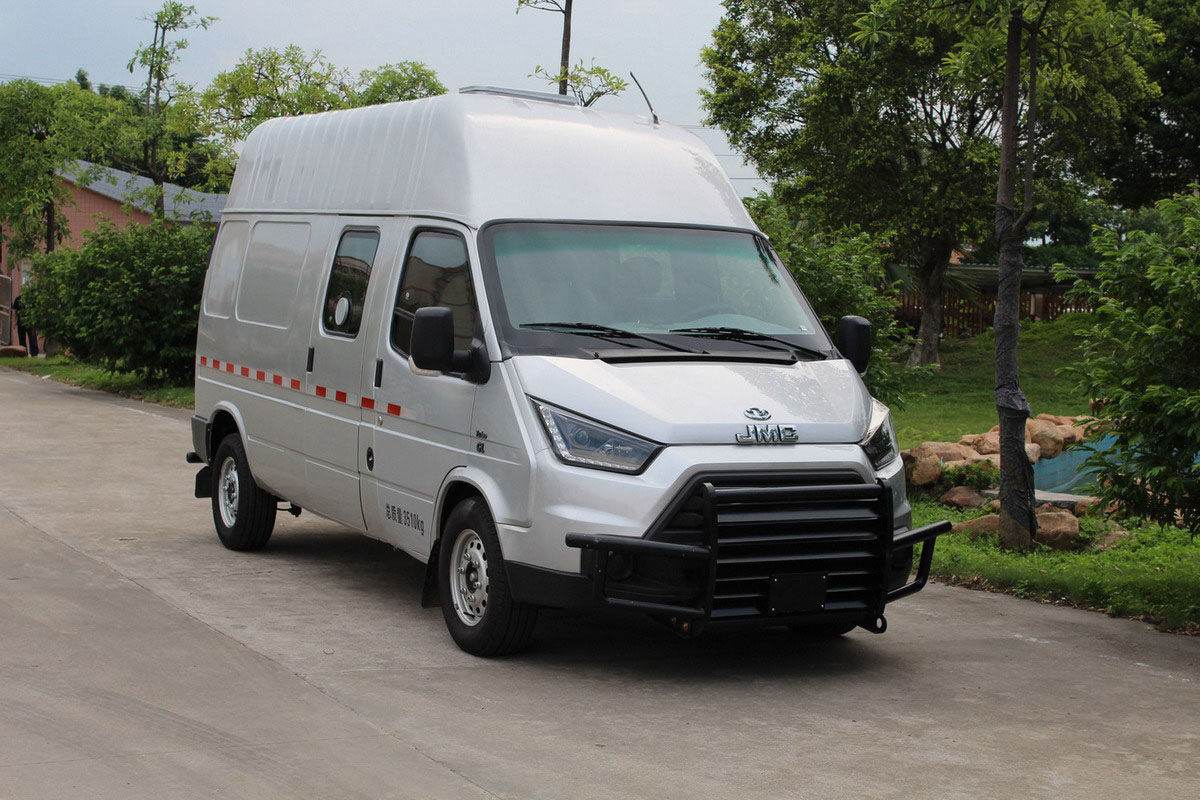 寶龍牌TBL5045XYC-AMT防彈運(yùn)鈔車公告圖片