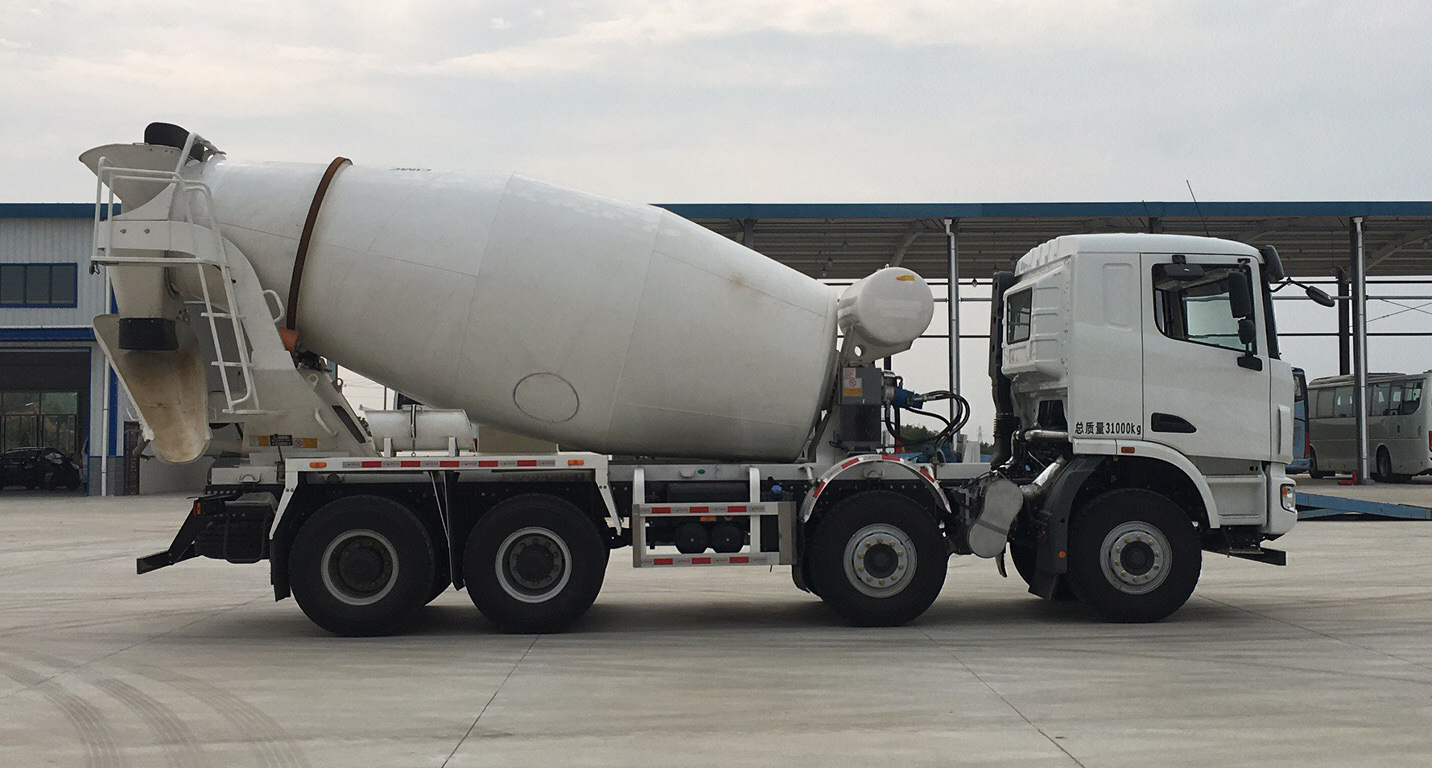 集瑞聯(lián)合牌QCC5313GJBD666混凝土攪拌運輸車公告圖片