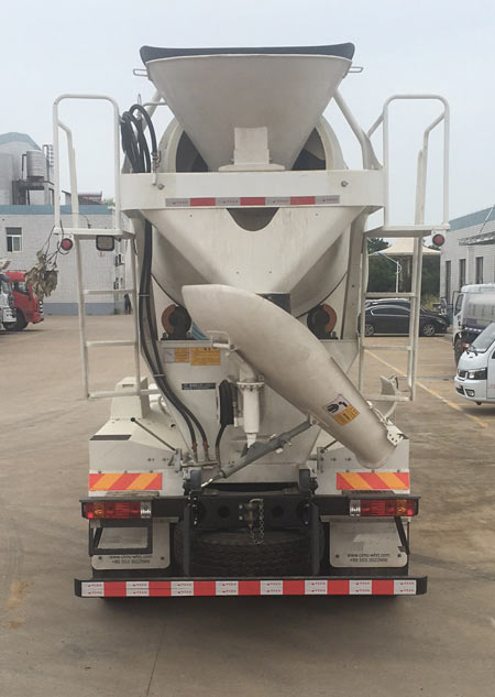 集瑞聯(lián)合牌QCC5313GJBD666混凝土攪拌運輸車公告圖片