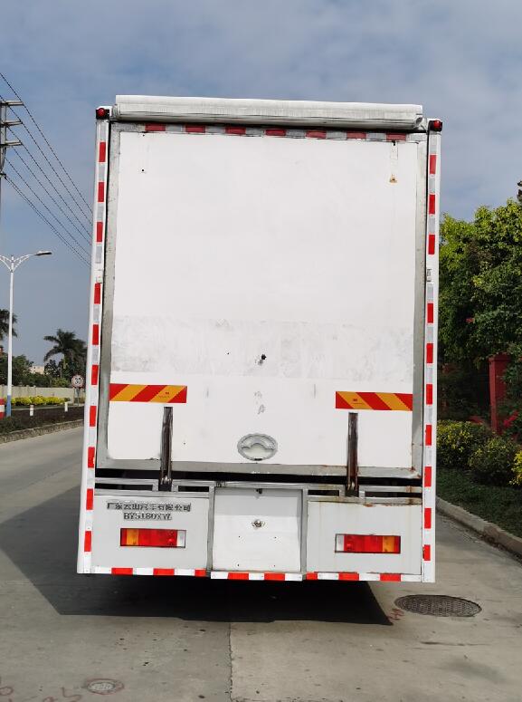 白云牌BY5180XYL醫(yī)療車公告圖片