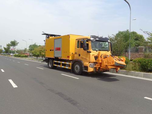 英達牌FTT5161TYH路面養(yǎng)護車公告圖片