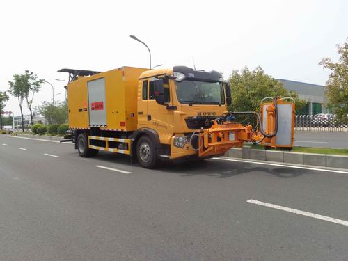 英達牌FTT5161TYH路面養(yǎng)護車公告圖片