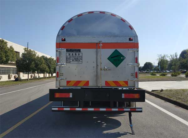 五峰牌JXY5323GDY3低溫液體運輸車公告圖片