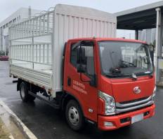 仓栅式运输车
