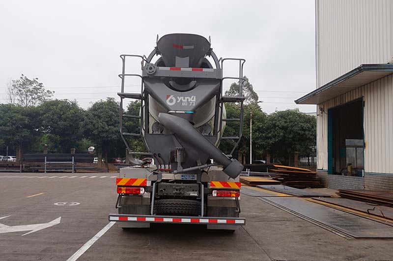 運(yùn)力牌LG5319GJBZ6混凝土攪拌運(yùn)輸車公告圖片