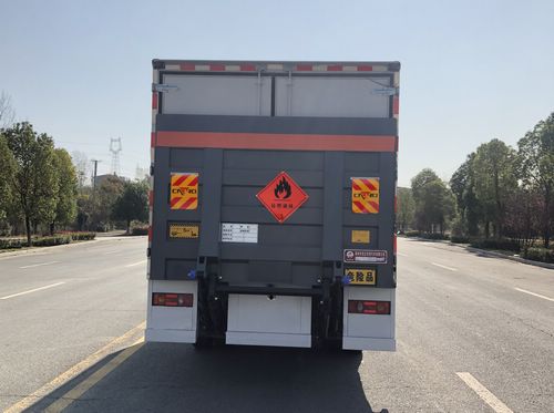 炎帝牌SZD5123XRYE6易燃液體廂式運(yùn)輸車公告圖片