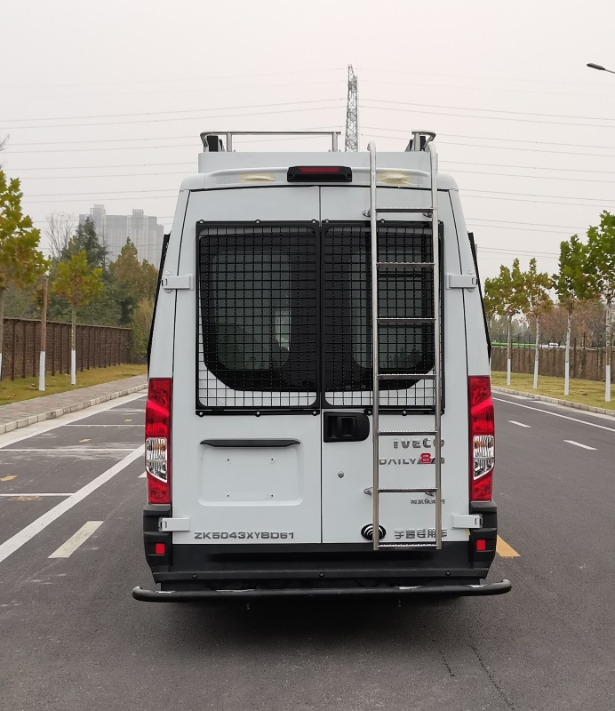 宇通牌ZK5043XYBD61運兵車公告圖片