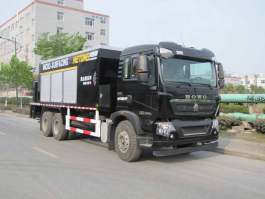 稀浆封层车