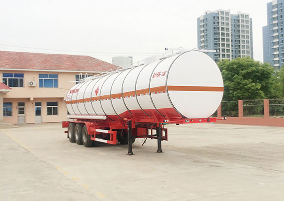 华昌牌11.8米31.5吨3轴易燃液体罐式运输半挂车(QDJ9400GRYB)