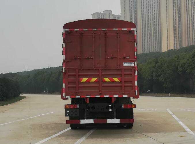 東風(fēng)牌DFV5317CCYGP6D1倉(cāng)柵式運(yùn)輸車公告圖片