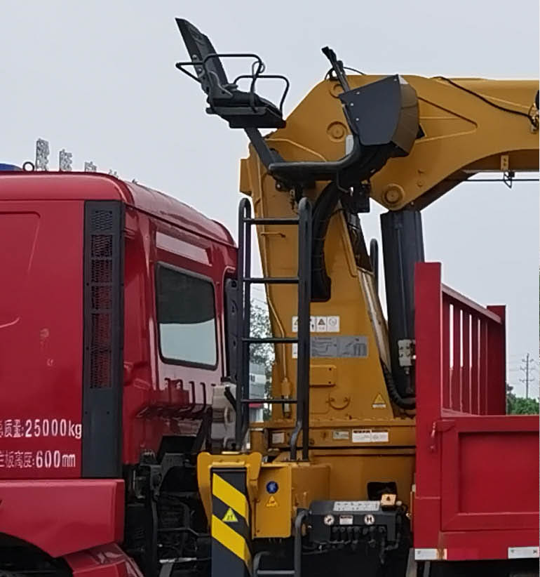 徐工牌XGA5250JSQN6隨車起重運輸車公告圖片