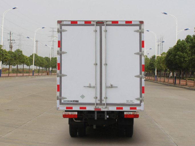 東風牌EQ5031XLC16NCAC冷藏車公告圖片