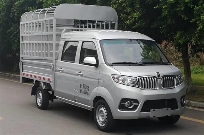 金杯牌JKC5030CCY-SS6BL3倉(cāng)柵式運(yùn)輸車公告圖片