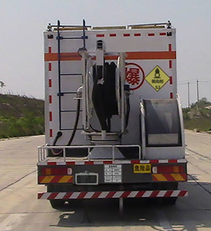 昊之天牌HTR5321THRS現(xiàn)場混裝乳化炸藥車公告圖片