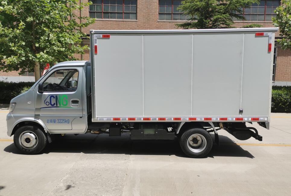 長安牌SC5031XXYDBAB6CNG廂式運(yùn)輸車公告圖片