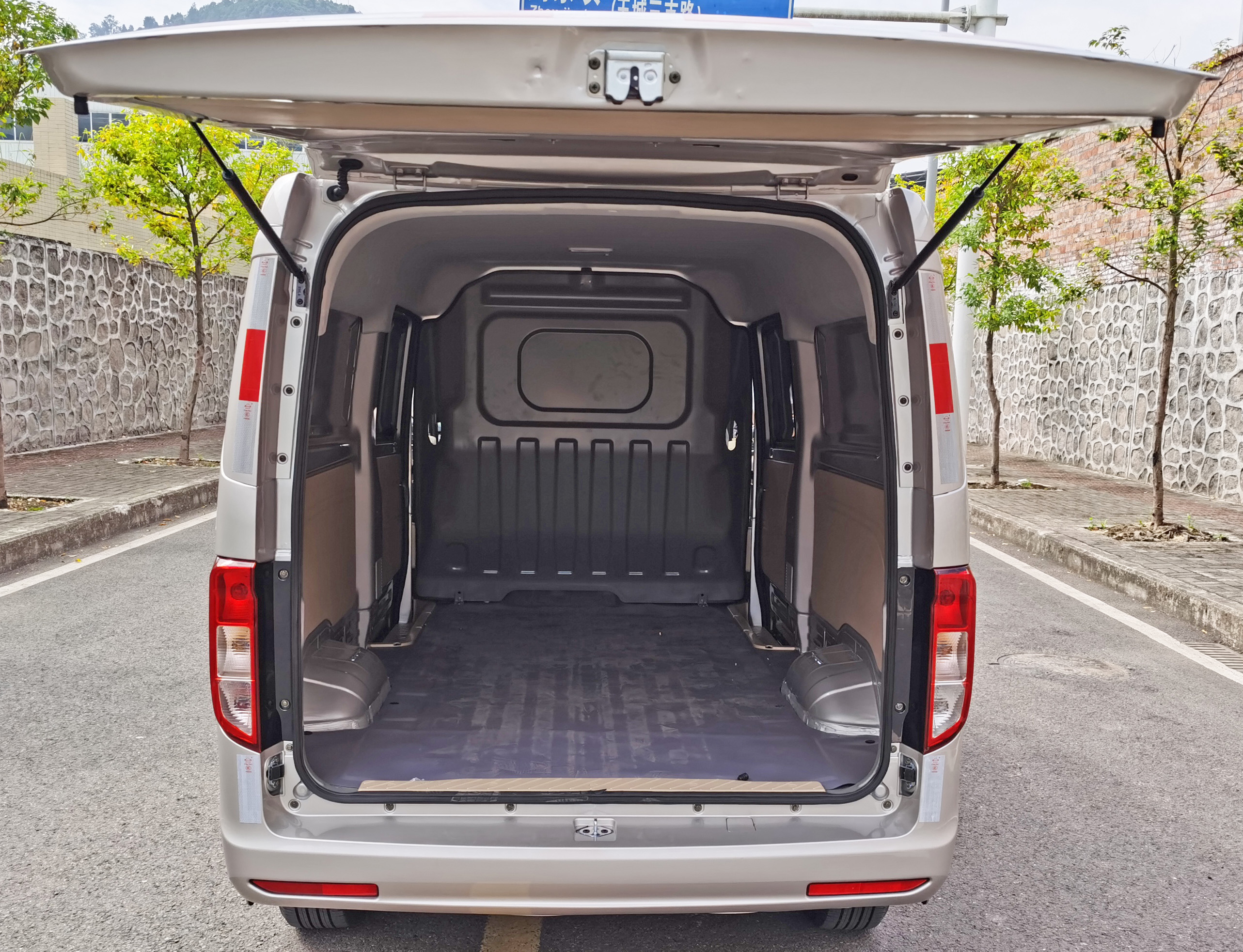 長安牌SC5021XXYVQ6B3廂式運輸車公告圖片