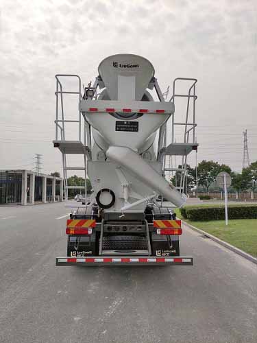 柳工牌LGJ5313GJBT5GF混凝土攪拌運(yùn)輸車公告圖片