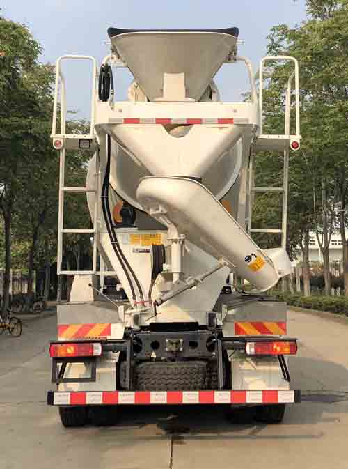 集瑞聯(lián)合牌QCC5313GJBD666-3混凝土攪拌運(yùn)輸車(chē)公告圖片