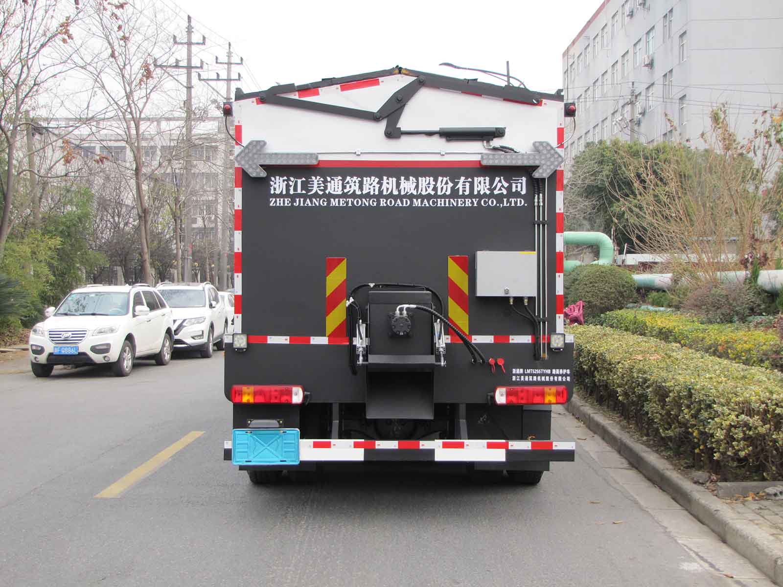 浙通牌LMT5255TYHB路面养护车公告图片