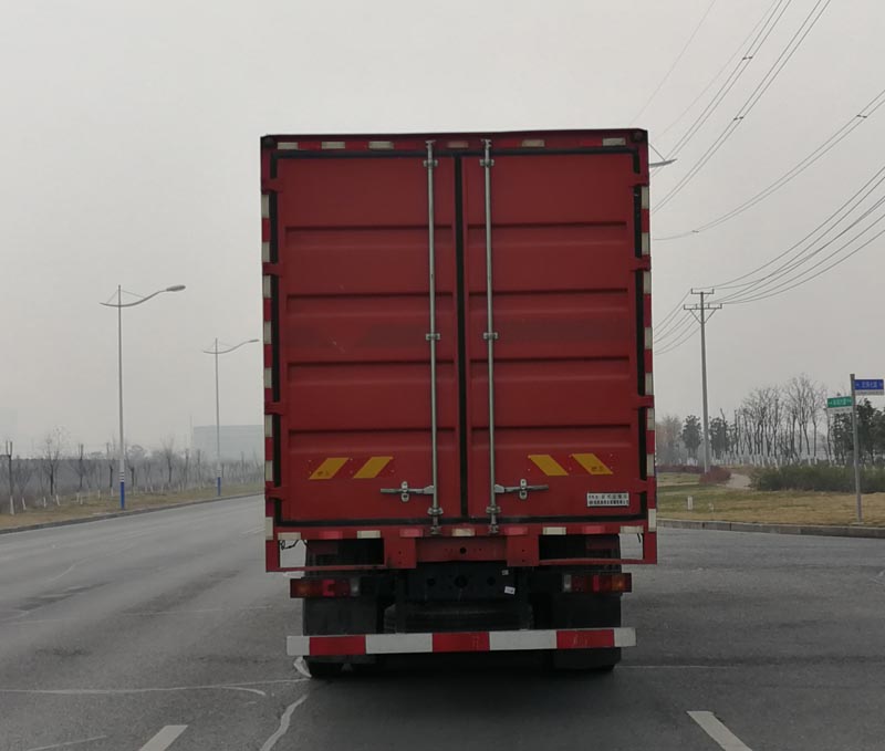 東風(fēng)牌DFV5317XXYGP6D2廂式運(yùn)輸車公告圖片