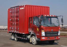 豪沃牌ZZ5047XXYF3215E144厢式运输车