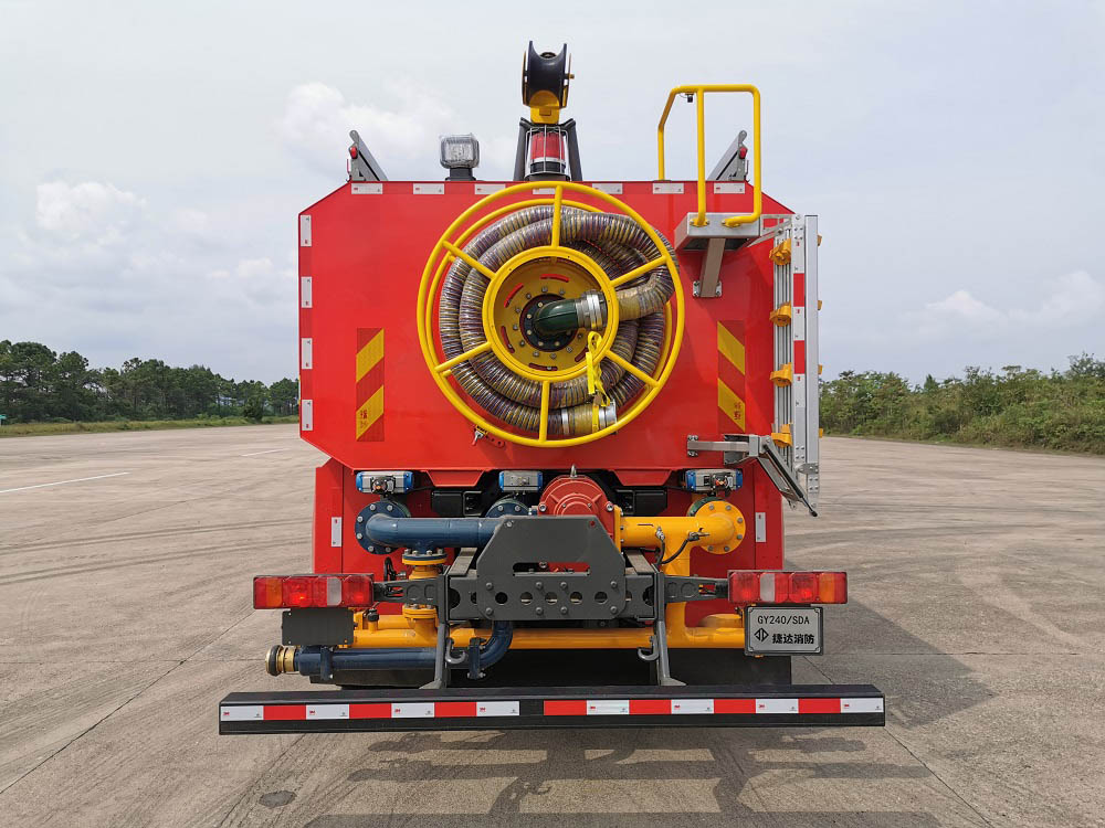 捷達(dá)消防牌SJD5430GXFGY240/SDA供液消防車公告圖片