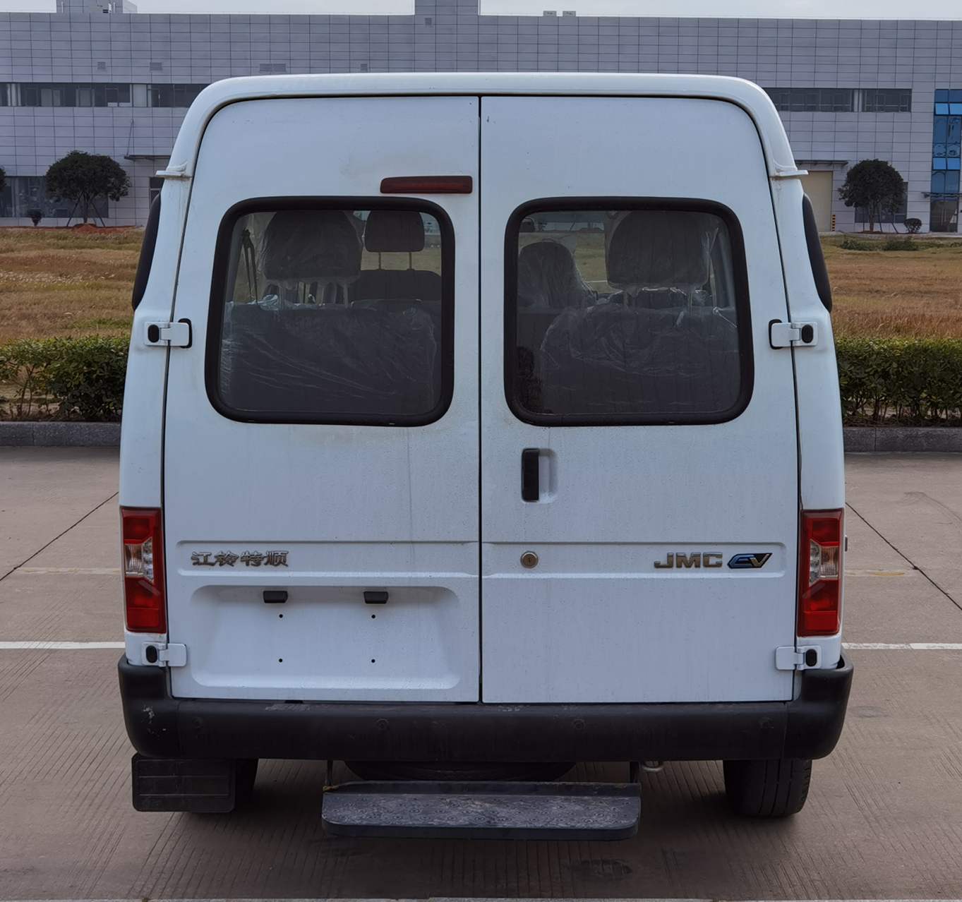 江铃牌JX6490T-M5BEV纯电动多用途乘用车公告图片