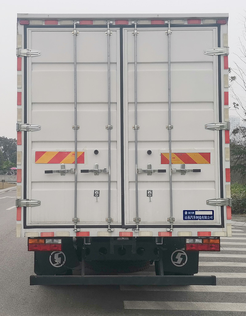 陜汽牌YTQ5141XXYLL40A0廂式運輸車公告圖片