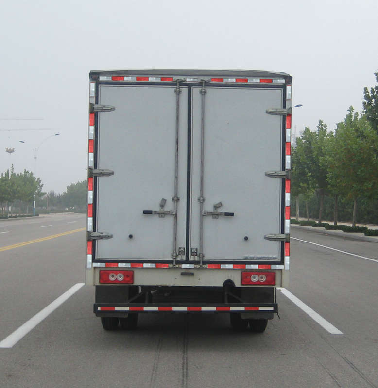 福田牌BJ5049XXY-BB廂式運(yùn)輸車公告圖片