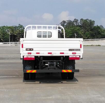 CA1140P40K62L5E5A85 解放牌190马力单桥柴油6.2米国五平头柴油载货汽车图片